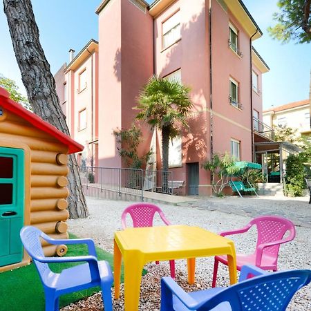 Hotel Flora Capri Cesenatico Ngoại thất bức ảnh