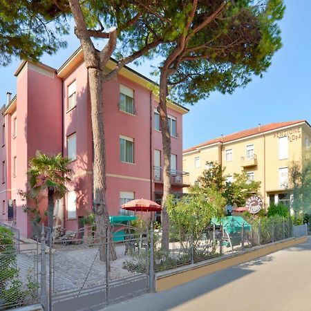 Hotel Flora Capri Cesenatico Ngoại thất bức ảnh
