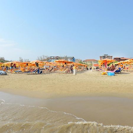 Hotel Flora Capri Cesenatico Ngoại thất bức ảnh