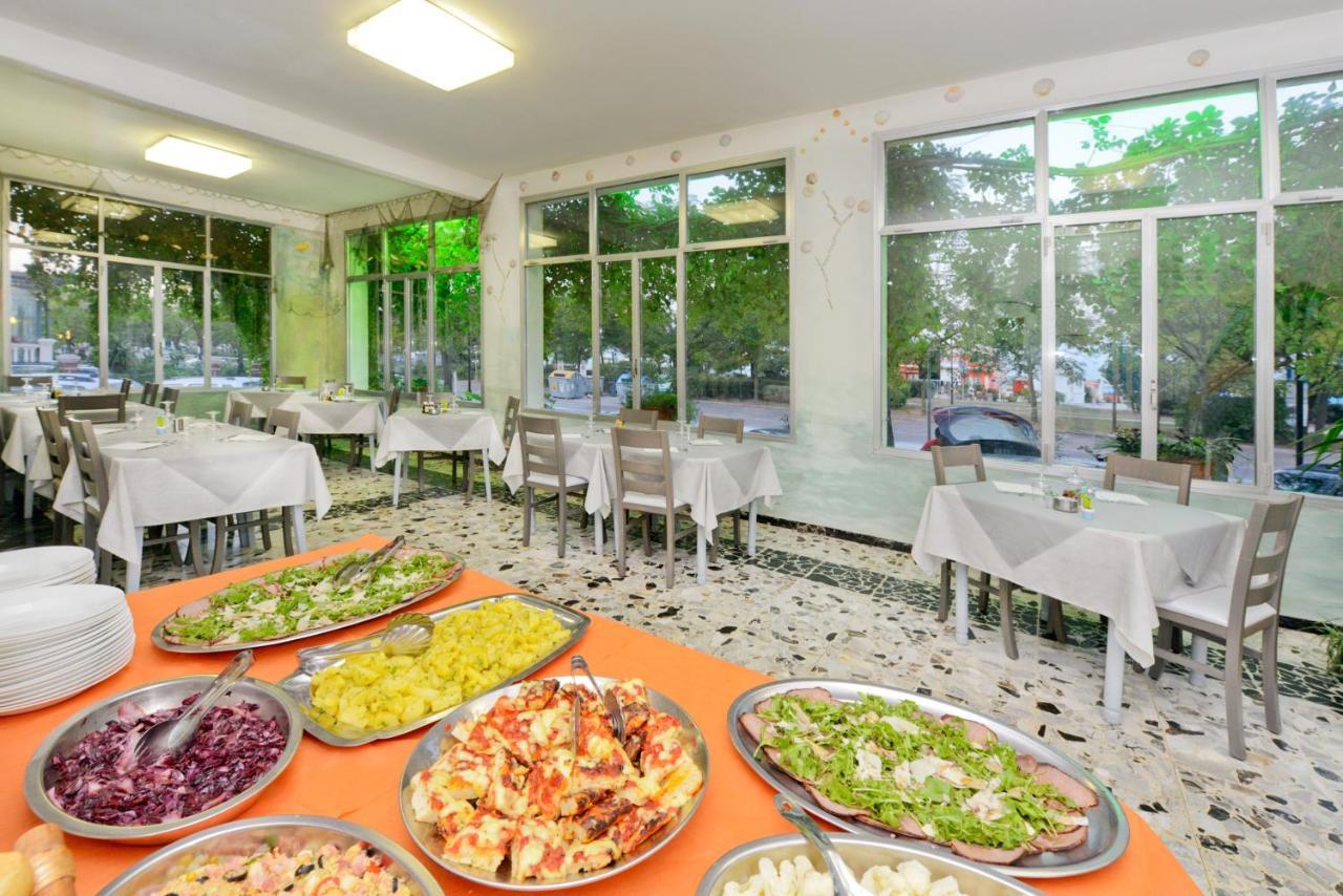 Hotel Flora Capri Cesenatico Ngoại thất bức ảnh