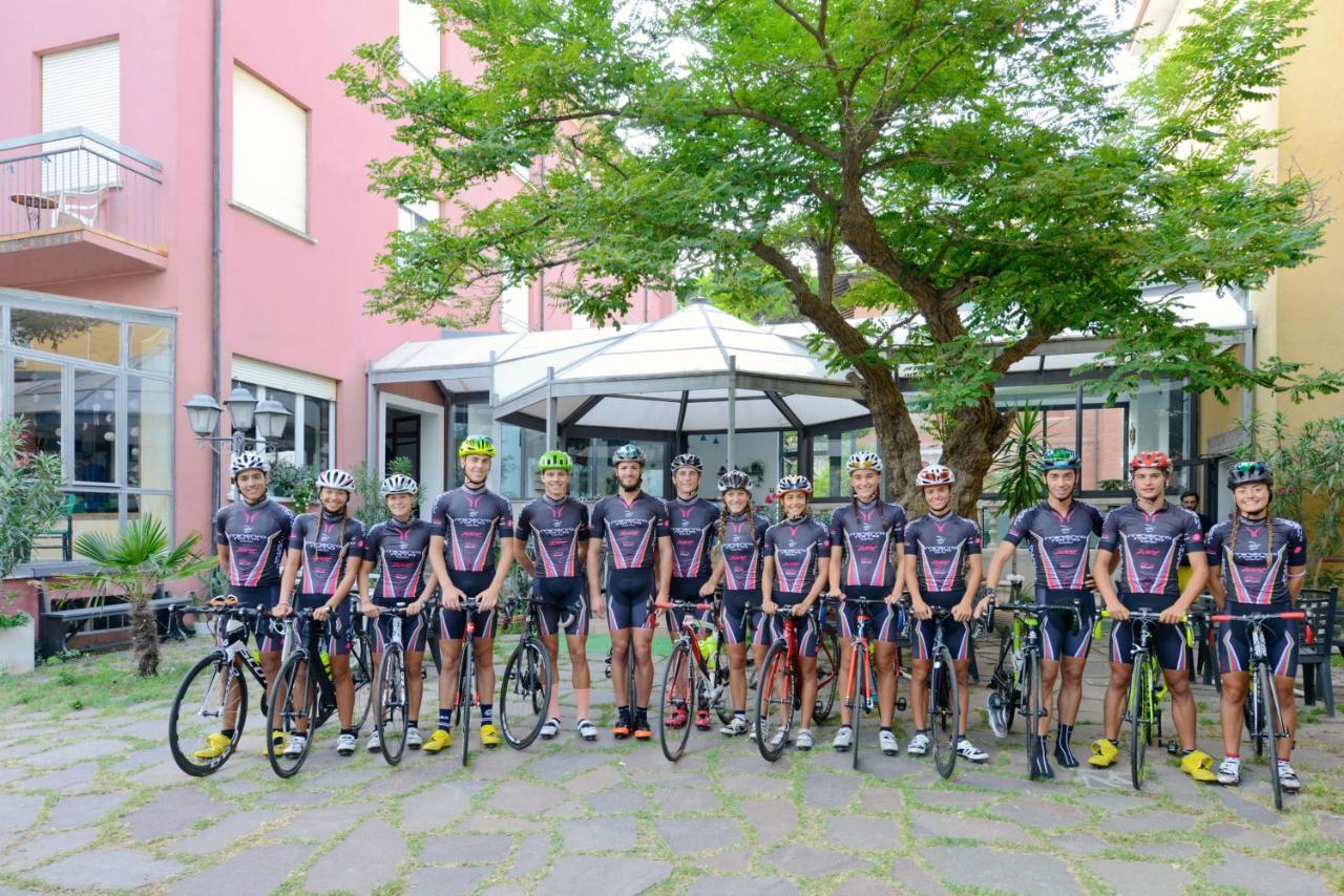Hotel Flora Capri Cesenatico Ngoại thất bức ảnh